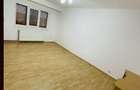Apartament cu 3 camere decomandat în Central - 2