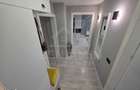 Trei camere decomandat ultra-renovat 2 bai Mcdonalds etaj 2 - 12