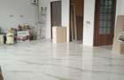 Inchiriez casa la 20 km de Pitesti pentru locuit,atelier,muncitori