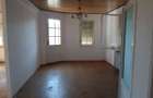 Casa de vanzare cu 4 camere, 2 garaje si teren 900 mp - 1