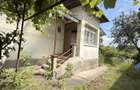 Casa pentru locuit, cu anexa si gradina - 1
