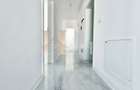 3 camere.Decomandat.Bucatarie inchisa.2 bai!