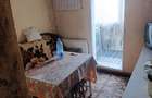 Proprietar.Vand apartament cu 2 camere decomandat,pre?.22.000 negociabil.tel - 2