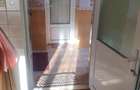 Casa de vanzare, 3 camere, curte mare, sura si grajd, teren 2600 mp - 2