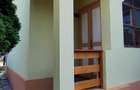 Schimb casa la tara cu apartament la oras