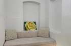 Apartament la casa, cu 3 camere, semidecomandat, zona centrala, str. Sitei - 18