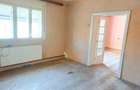 DE INCHIRIAT: Casa 3 camere, 90 mp, curte 200 mp cu vi?a de vie Zona Calea ?agului