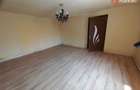 Casa individuala cu 4 camere - zona Crisan | 2 corpuri de cladire - 6