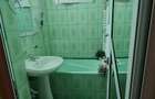 -Apartament 2 camere decomandat,et.1 ,pret 250 euro ,zona Marasesti