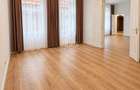 Apartament 2 Camere Renovat 65 Mp de Vanzare, Piata Trandafirilor