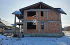 Vila la rosu de vanzare in Breazu - 7