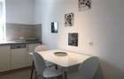 Inchiriez Apartament 2 camere decomandat (Mall Coresi Kasper) cu loc parcare