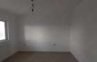 Vand apartament doua camere, decomandat, 55 m.p., etaj 2, centrala proprie gaz.