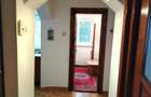 Apartament 3 camere zona strazii Sf Vineri mobilat-utilat 53000eur