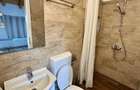 Apartament / Casa ,o camera cu gradina proprie