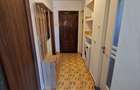 Vand apartament cu 2 camere, bucatarie, baie, camara, hol si balcon inchis. Are centrala proprie pe gaz, geamuri termopan, aer conditionat. - 6