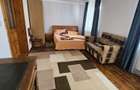 Inchiriez pe TERMEN SCURT apartament cu trei camere str Universitatii - 3