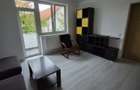 Vand apartament cu 3 camere si balcon, etaj 1, str.Aurel Vlaicu