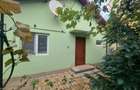 Vand casa ploiesti str Curcubeului nr 38, 90 mp, teren 380 mp