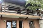 Casa cu 4 camere, curte proprie ?i 2 balcoane ?elimbar - 8