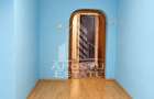 Casa cu 3 camere si curte comuna -zona Parneava