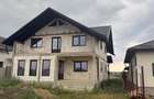 Casa cu etaj de vanzare