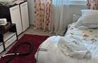 Inchiriez camera in apartament cu 3 camere