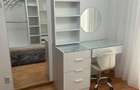 Inchiriez apartament 3 camere zona linistita sector 5 - 1