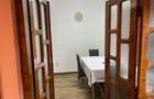 Inchiriez apartament 3 camera la etajul unei case - 2