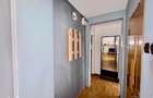 Apartament cu 3 camere -etaj 2-mobilat ?i utilat