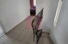Vila de vanzare cu 8 camere ?i garaj in Busteni