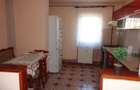 Apartament 2 camere, termoteca, geam la baie, bucatarie spatioasa