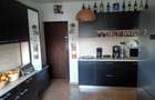 Vand apartament spatios cu 2 camere, semidecomandat |a UTA,vedere spre parc, centrala proprie pe gaz.