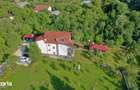 Casa / Vila cu 8 camere de vanzare
