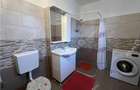 Casa 3 camere cu 2 pivnite si teren de 242 mp zona Calea Dumbravii