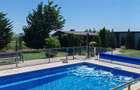 Pentru o viata in vacan?a, proprietate 3280 cu piscina, garaj, BBQ.. . - 6