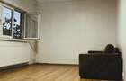 Apartament cu 2 camere decomandat , etaj 2, cu centrala ,aer conditionat si boxa