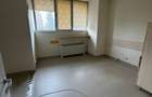 Spatiu comercial pe 2 nivele 700mp cu 20 incaperi si 10 bai pretabil c