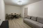 Apartament cu 2 camere, decomandat, cu loc de parcare, disponibil pentru inchiriere.