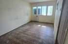 Apartament 2 camere, et. 3, decomandat, vis a vis de Kaufland Vest - 1