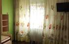 Inchiriez apartamement 3 camere etaj 1 in spate LDL SUD OMV - 1