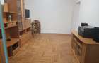 Apartament trei camere decomandat, etaj unu din patru, bloc deosebit, mobilat, doua balcoane inchise - 5