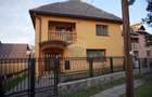 Casă cu 5 camere de vânzare, str. Dragoș Vodă - 1