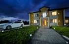 Casă cu 6 camere cu Teren 500 Mp în Săbăreni