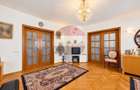 Vila cu 8 camere de vanzare, piscina, livada, iesire la Balta Pasarea