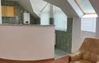 3 spatii comerciale cu un apartament la mansarda - 9