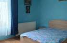 Apartament 3 camere in casa la curte