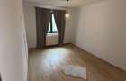 Apartamentv4 camere vanzare - 2