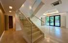 Vila cu 9 camere *900 teren* & piscina privata // Pipera