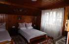 Vila de vacanta ,7 camere,panorama spectaculoasa - Busteni (Prahova)